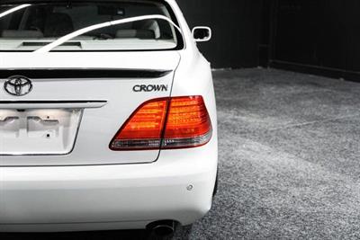 2004 Toyota Crown - Thumbnail