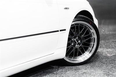 2004 Toyota Crown - Thumbnail