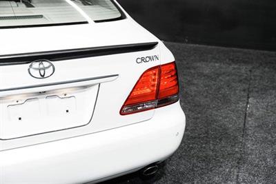 2004 Toyota Crown - Thumbnail