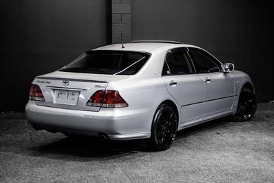 2005 Toyota Crown - Thumbnail