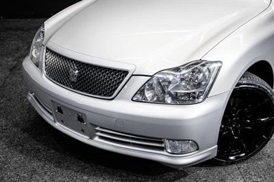 2005 Toyota Crown - Thumbnail