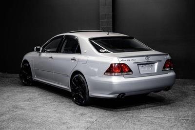 2005 Toyota Crown - Thumbnail