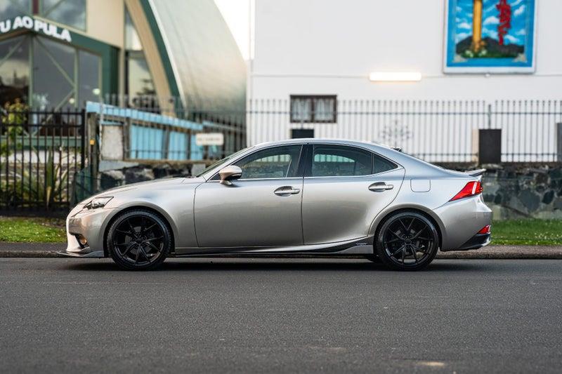 2013 Lexus IS 300h