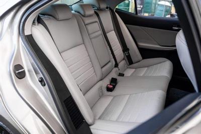 2013 Lexus IS 300h - Thumbnail