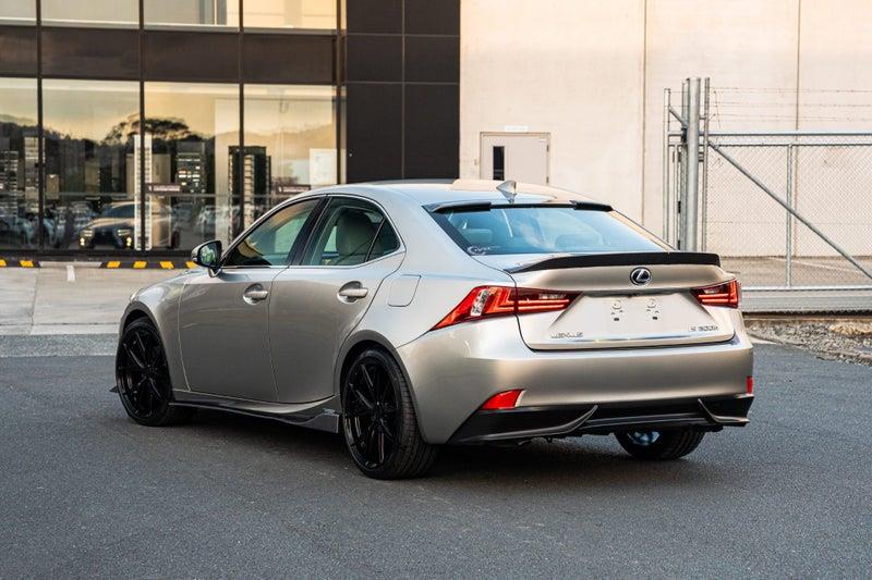 2013 Lexus IS 300h