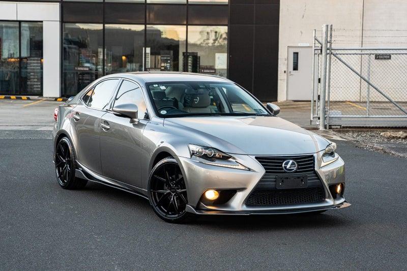 2013 Lexus IS 300h