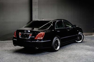 2004 Toyota Crown - Thumbnail