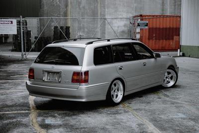 2001 Toyota Crown - Thumbnail