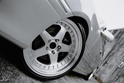 2001 Toyota Crown - Thumbnail