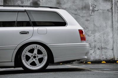 2001 Toyota Crown - Thumbnail