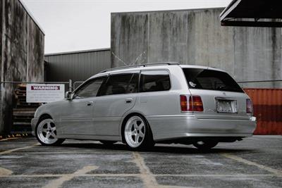 2001 Toyota Crown - Thumbnail