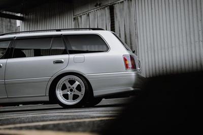 2001 Toyota Crown - Thumbnail