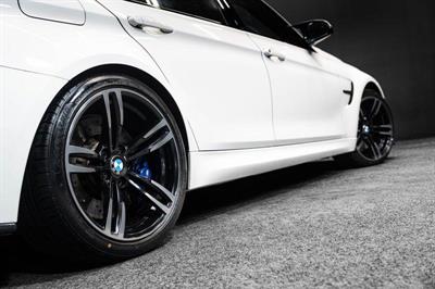 2017 BMW 3 Series - Thumbnail