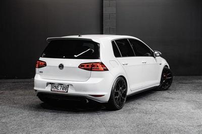 2014 Volkswagen Golf - Thumbnail