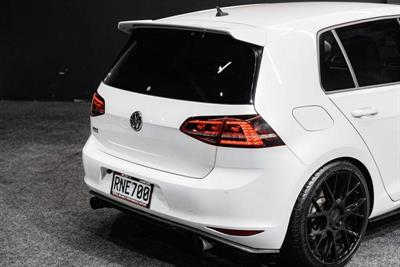 2014 Volkswagen Golf - Thumbnail