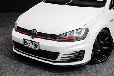 2014 Volkswagen Golf - Thumbnail