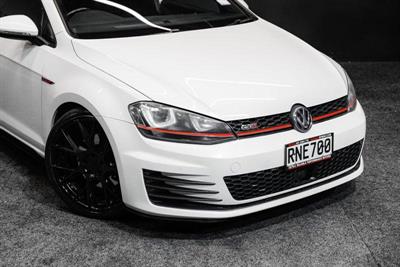 2014 Volkswagen Golf - Thumbnail