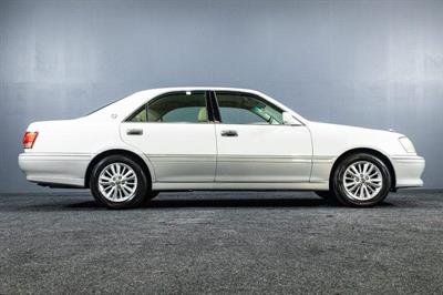 2003 Toyota Crown - Thumbnail
