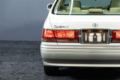 2003 Toyota Crown - Thumbnail