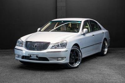 2004 Toyota Crown - Thumbnail