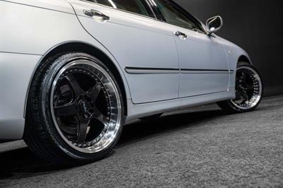 2004 Toyota Crown - Thumbnail