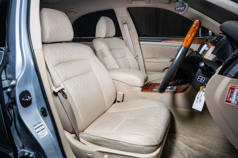 2004 Toyota Crown