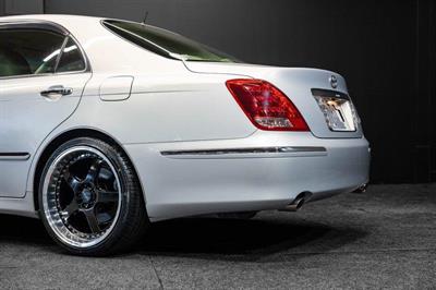 2004 Toyota Crown - Thumbnail