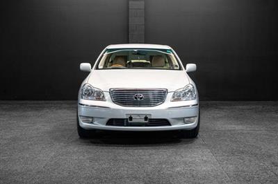2004 Toyota Crown - Thumbnail