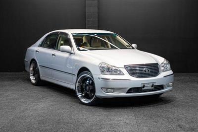 2004 Toyota Crown - Thumbnail