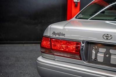 2002 Toyota Crown - Thumbnail