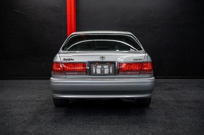 2002 Toyota Crown - Thumbnail