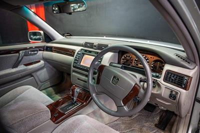 2002 Toyota Crown - Thumbnail