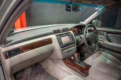 2002 Toyota Crown - Thumbnail