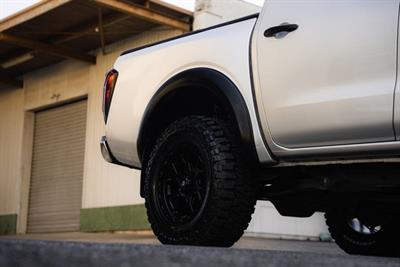 2020 Nissan Navara - Thumbnail