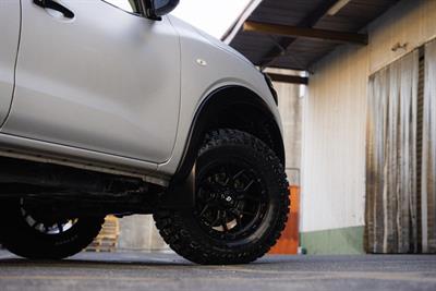 2020 Nissan Navara - Thumbnail