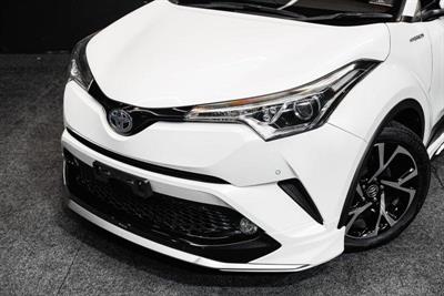 2017 Toyota C-HR - Thumbnail