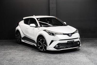 2017 Toyota C-HR - Thumbnail