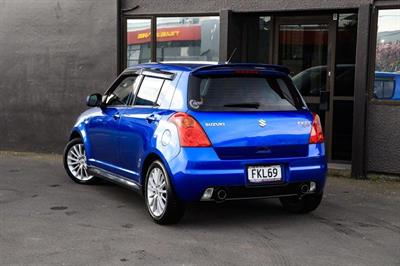 2010 Suzuki Swift - Thumbnail