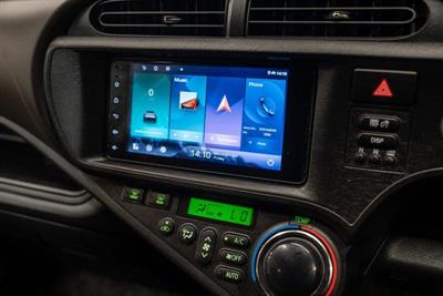 2013 Toyota Aqua - Thumbnail