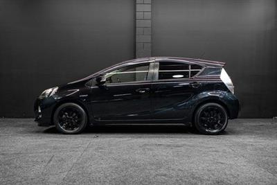2013 Toyota Aqua - Thumbnail
