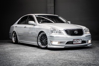 2005 Toyota Crown - Thumbnail