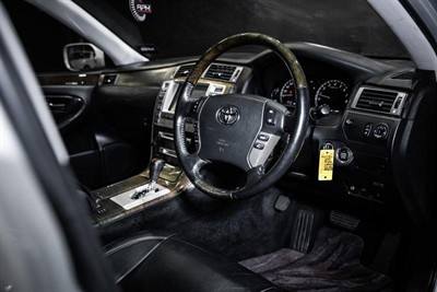 2005 Toyota Crown - Thumbnail