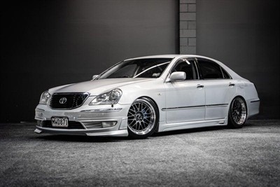 2005 Toyota Crown - Thumbnail