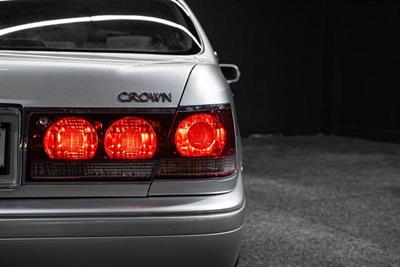 2001 Toyota Crown - Thumbnail