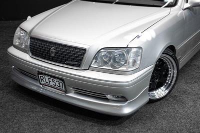 2001 Toyota Crown - Thumbnail