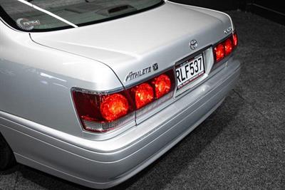 2001 Toyota Crown - Thumbnail