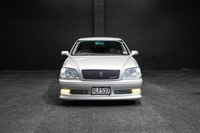 2001 Toyota Crown - Thumbnail
