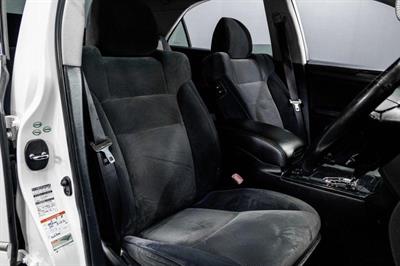 2005 Toyota Crown - Thumbnail