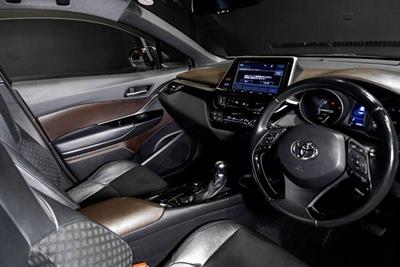 2017 Toyota C-HR - Thumbnail
