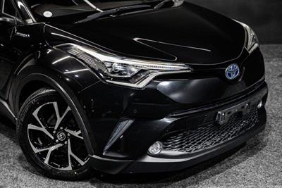 2017 Toyota C-HR - Thumbnail